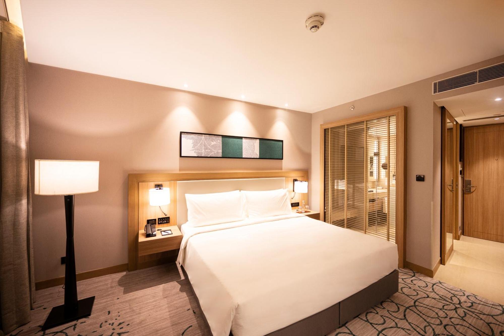 Lyfe Hotel บูบันเนสชวาร์ ภายนอก รูปภาพ