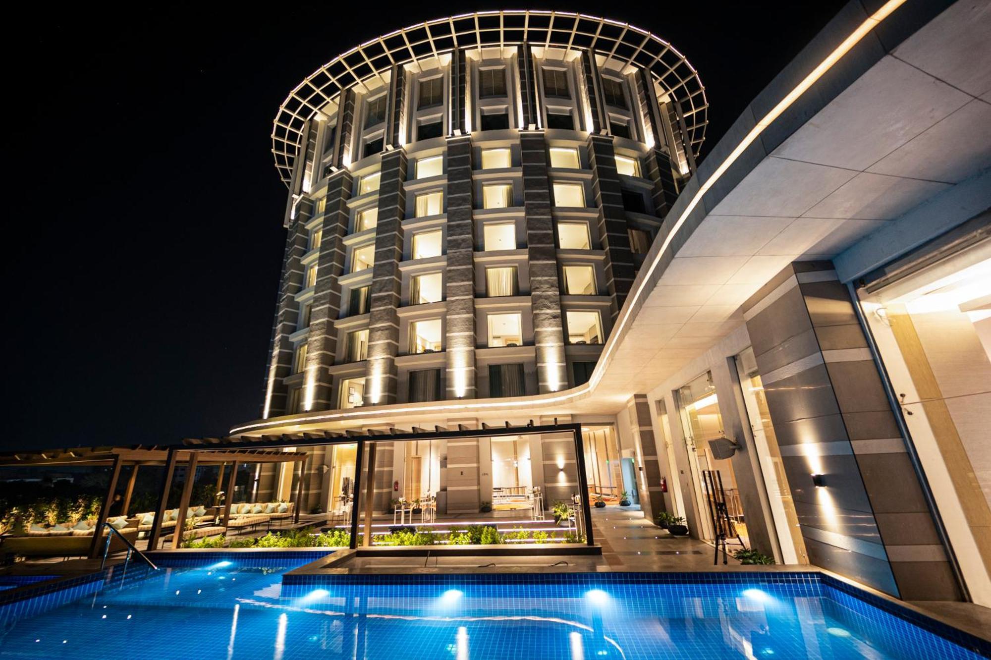 Lyfe Hotel บูบันเนสชวาร์ ภายนอก รูปภาพ